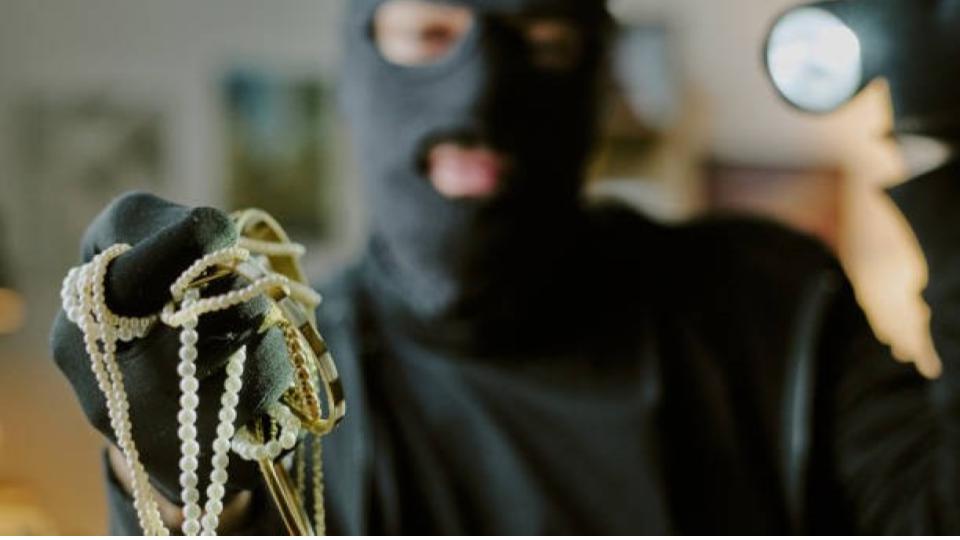 Gold Robbery Gang Busted Near Kerala’s Calicut International Airport