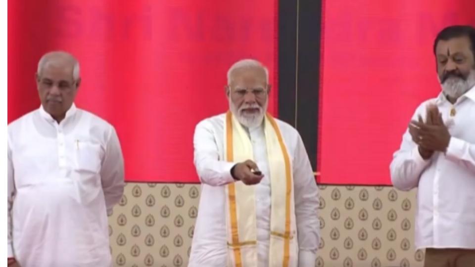 PM Modi Launches Development Projects of Rs 11,000 Cr In Ernakulum