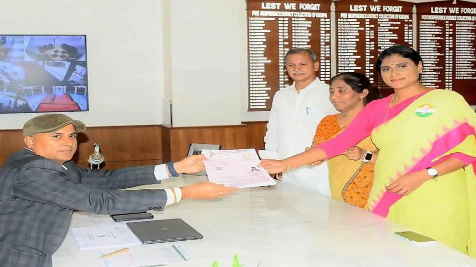 congresschiefsharmilafilesnominationfromkadapa