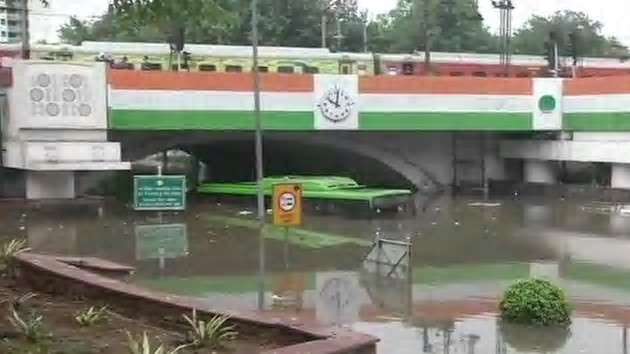 bodyfoundunderwaterloggedmintobridgeindelhiafterheavyrain