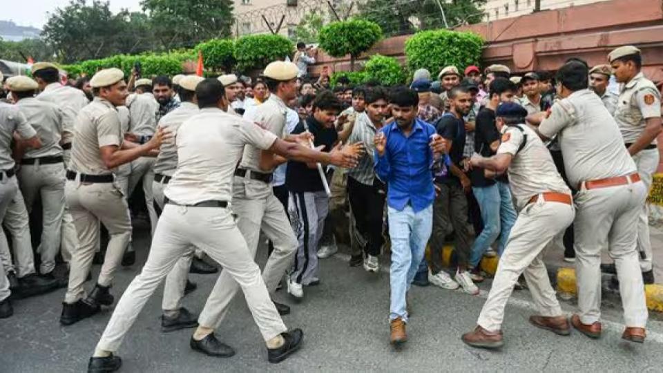 Delhi Police file five FIRs after violent CJP clashes