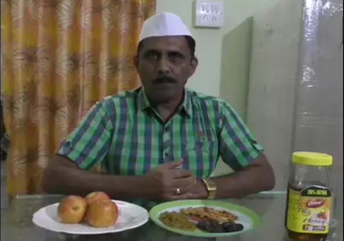 hinduofficerobservesrozaonbehalfofhisailingdriverinmaharashtra