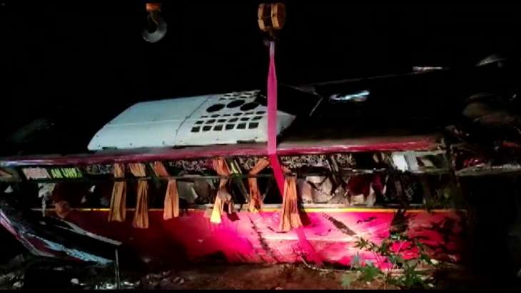 ninepeoplekilled38injuredinbusaccidentinkerala