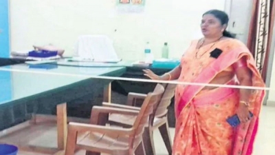 aftertelanganawomanofficerburnttodeathanotherbarricadesselfatwork