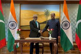 maldivianparliamentarydelegationmeetsloksabhaspeakerombirla
