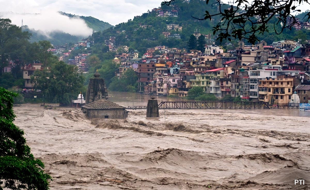 heavyrainfalldisruptsnormallifeinhimachalpradeshanduttarakhand