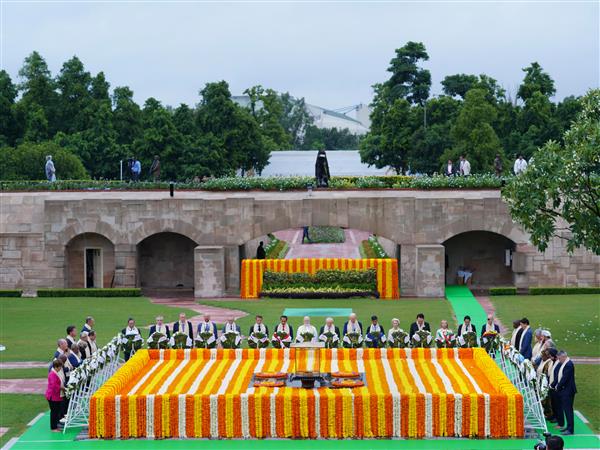 g20leaderspayhomagetomahatmagandhiatrajghat