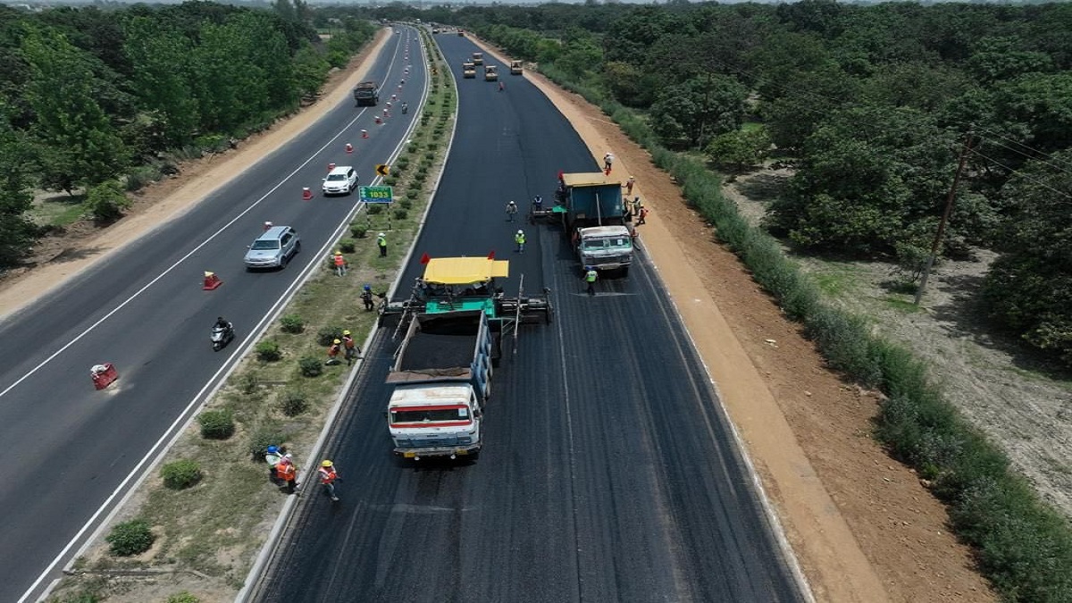 ghaziabadaligarhexpresswaycreateshistory100kmroadbuiltin100hrs