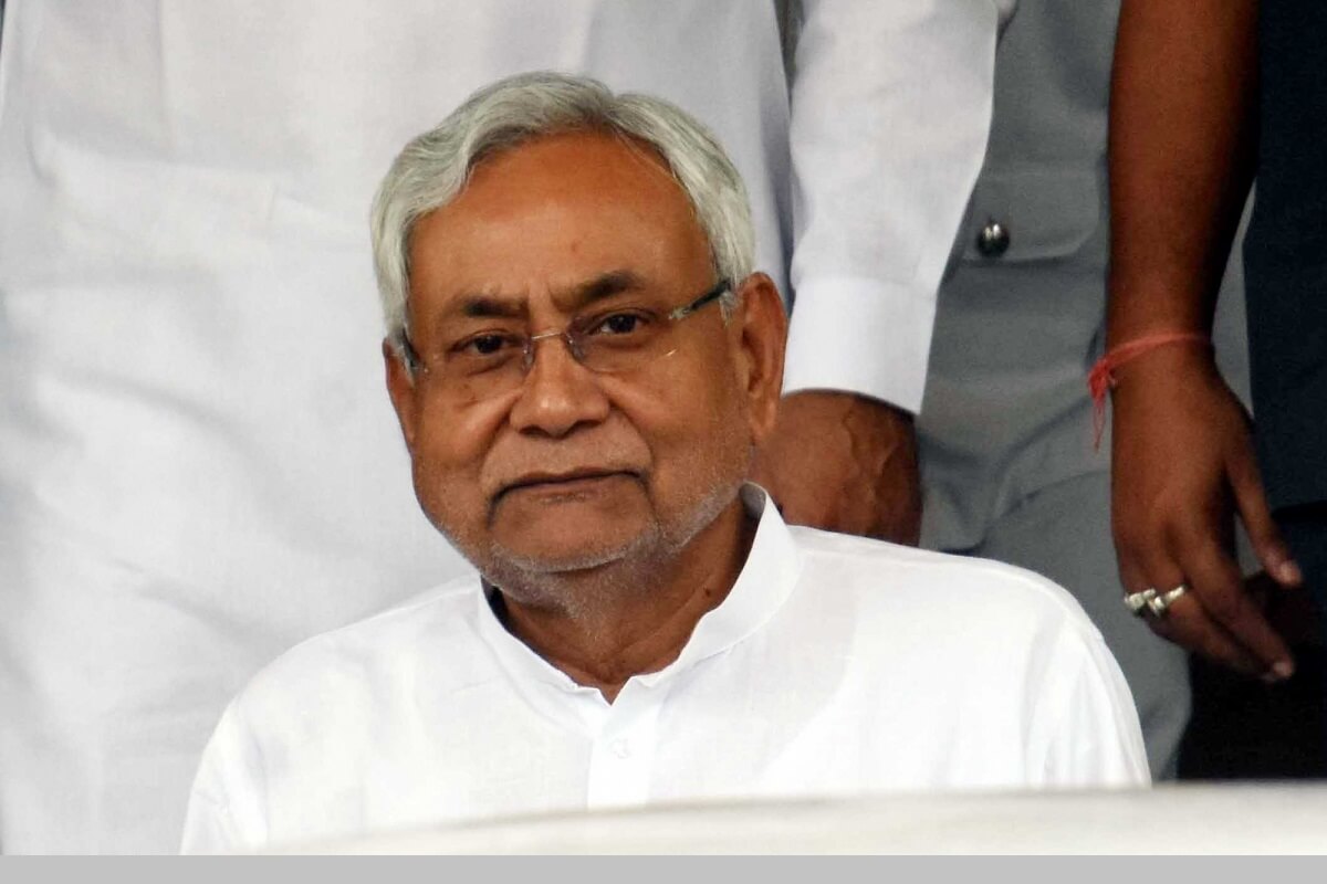 biharcmnitishkumarattackedbyamanduringeventathishometown