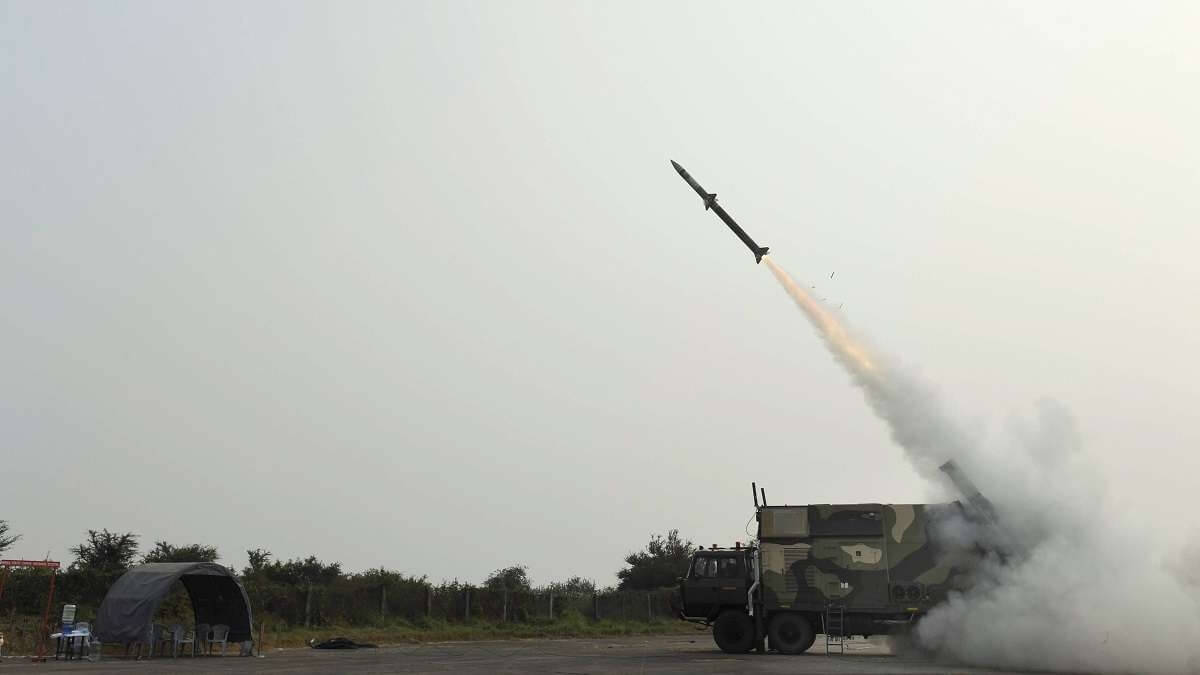 indiatomark10yearsofmakeinindiatolaunchlongrangemissiletest