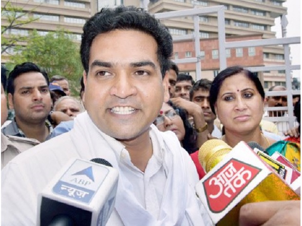 kapilmishrafaintsafteraccusingaapofhidingdonationfiguresfromec