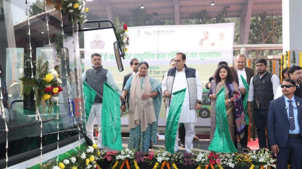 CM Rekha Gupta flags off 40 new electric buses in Delhi