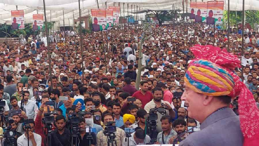 mymainagendaisstatehoodlandandjobsforlocals:ghulamnabiazad