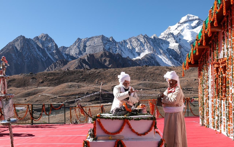 pmmodiinaugurateslaysfoundationstonesofvariousdevelopmentprojectsinuttarakhand
