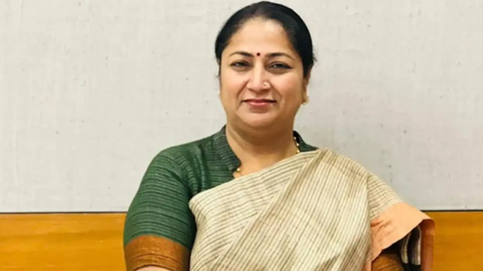 CM Rekha Gupta announces hybrid classes for schools up to class 5 in Delhi