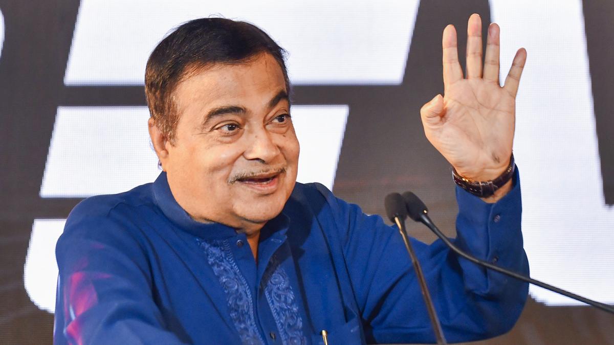 safetyshouldbegivenhighestprioritywhileconstructingroadstobringdownaccidents:nitingadkari