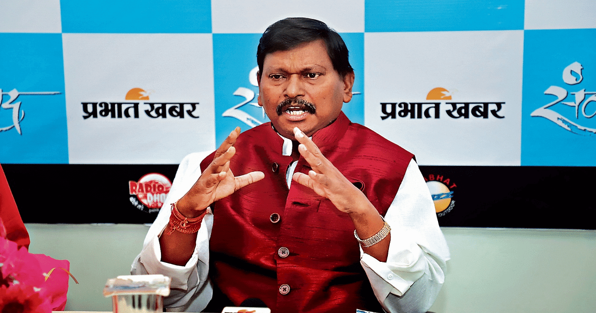arjunmundabecomesnewagricultureministerpresidentacceptsresignationsoftomarandpatel