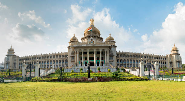 firstsessionof16thkarnatakaassemblybeginsnewlyelectedmlastakeoath
