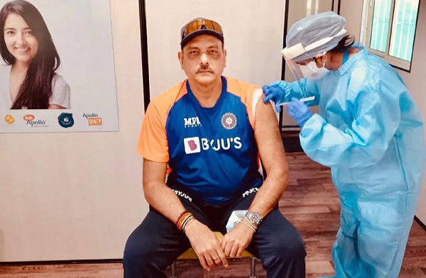 ravishastritakesfirstdoseofcovid19vaccine