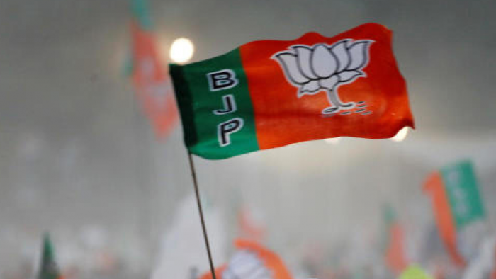 lordramsbannerstakenawayingarbagevehicleinaurangabadallegesbjp