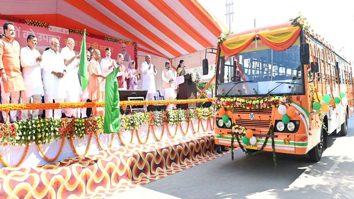 fleetofebusesinauguratedbycmyogidevotedforallparikramaroutesinayodhya
