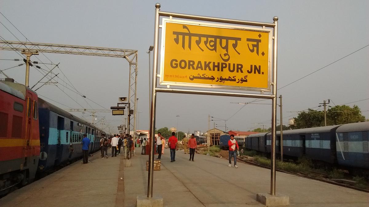 railwayministerashwinivaishnawinspectsgorakhpurrailwaystation