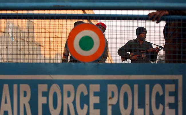 airforcedistributespostersinpathankotaspartofawarenessdrive