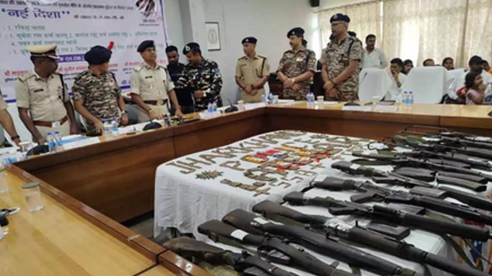 Nine Maoists surrender with AK-47 rifles in Jharkhand
