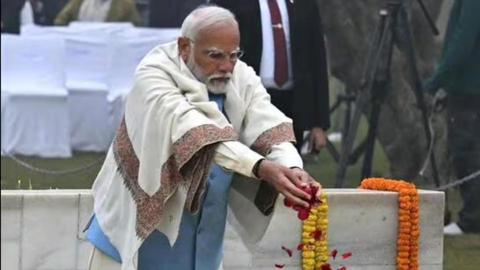 PM Modi pays tribute to Mahatma Gandhi on death anniversary