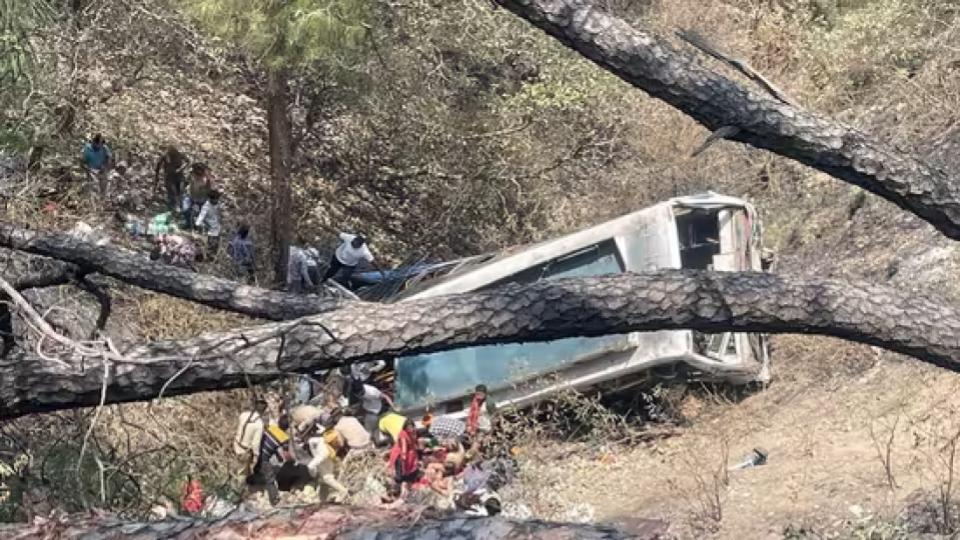 21 killed, 40 injured as bus falls into gorge in Jammu