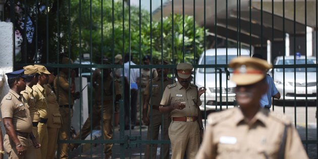 tamilnadu:youthkilledseveredheadthrownoutsidepolicestation