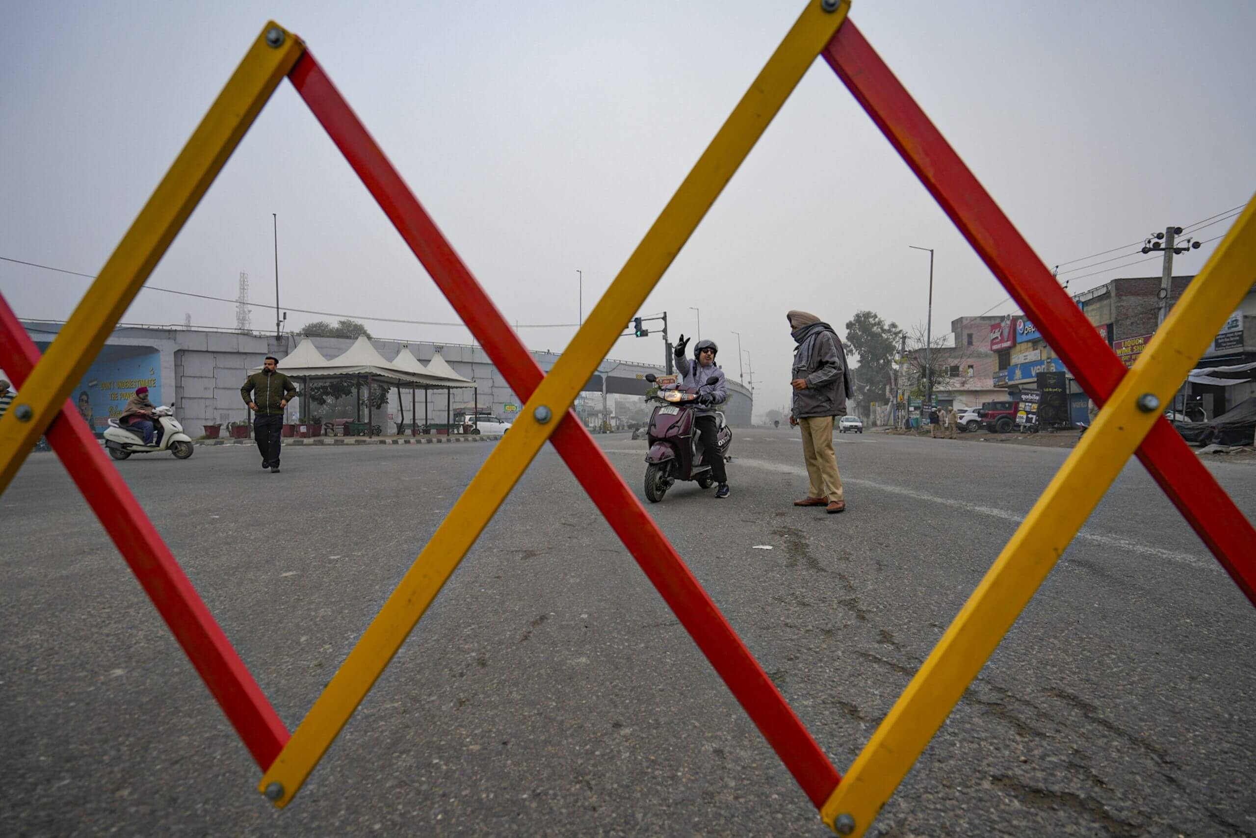 farmersblockroadsacrosspunjabduringstatewideprotest