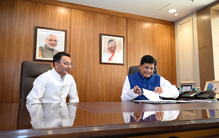 severalunionministersinpmmodiledcabinettakechargeoftheiroffices