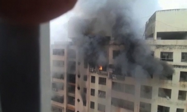 Major fire in a 20-storey residential building at Mumbai