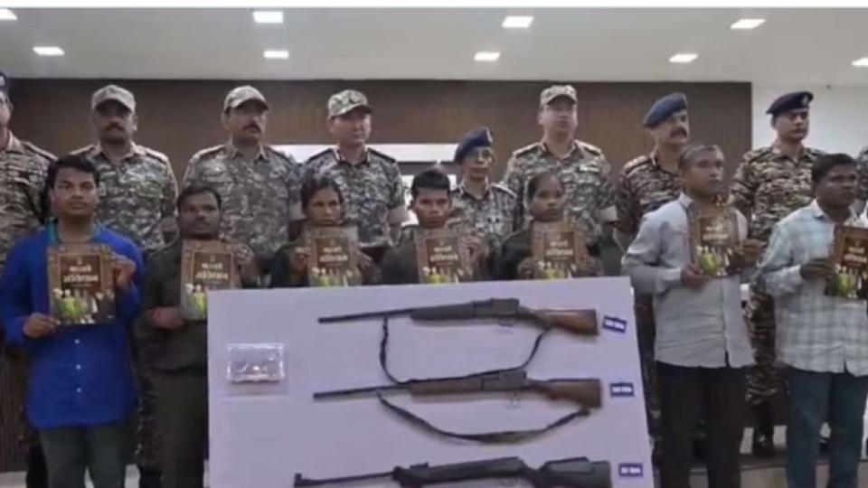 Eleven Naxalites with Rs 82 lakh bounty surrender in Maharashtra