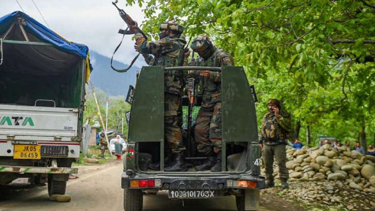 twoterroristsneutralisedbysecurityforcesinnorthkashmirskupwaradistrict