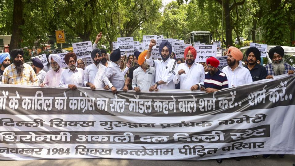 Sikhs Protest At Rahul House Over Congress Calling Sajjan Kumar 