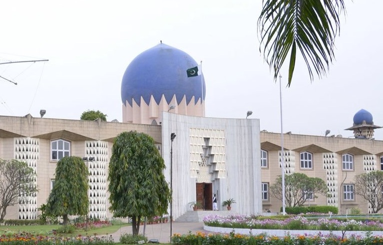 indiaapprehendstwopakistanhighcommissionofficialsforespionageactivities