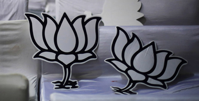 bjpmlaattackedinmeerutescapesunhurt