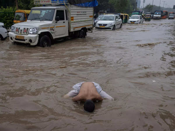 rainaffectsnormallifeinrajasthanstate;8killed