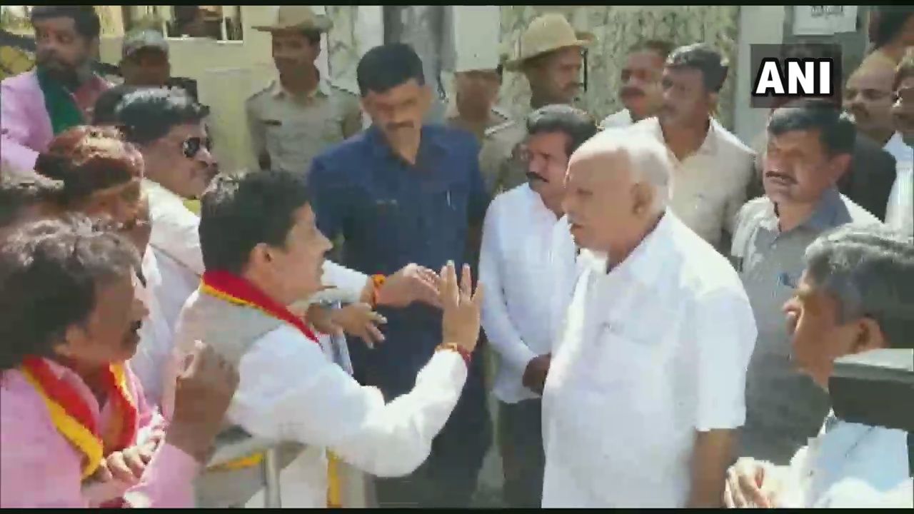 bsyediyurappameetsprokannadaactivistsinbengaluru