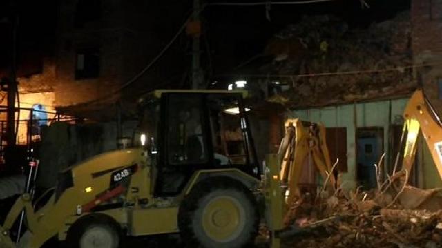twokilledasbuildingcollapsesinseelampurdelhi