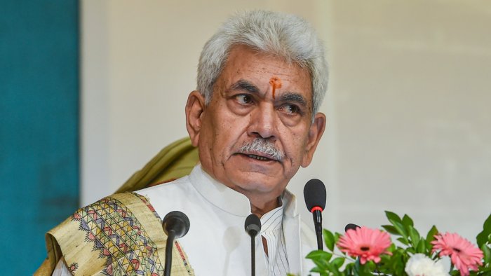 deputyhighcommissionerofindiainmauritiusvimarsharyancallonjklgmanojsinhaatrajbhawaninsrinagar