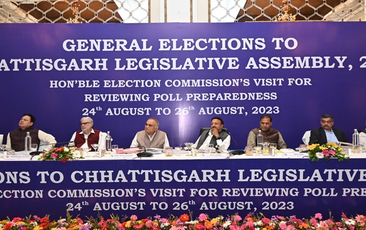 eciteamholdsmeetingtoreviewdistrictwisepreparationsforupcomingassemblyelectionsinchhattisgarh