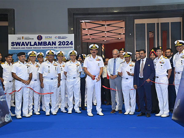 navychiefdineshtripathilaunches‘swavlamban2024’exhibition