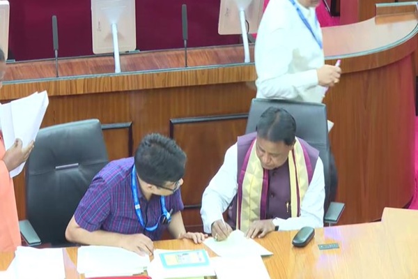 odishacmmohancharanmajhitwodeputycmstakeoathasmembersof17thlegislativeassembly