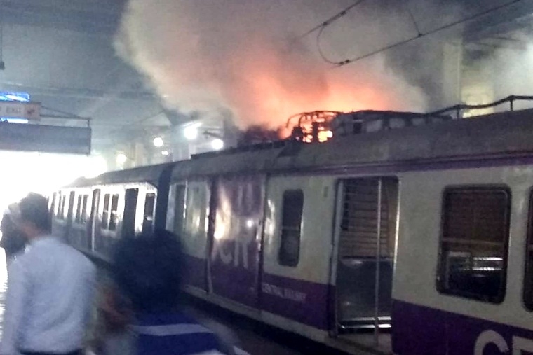 pantographofmumbailocaltraincatchesfire