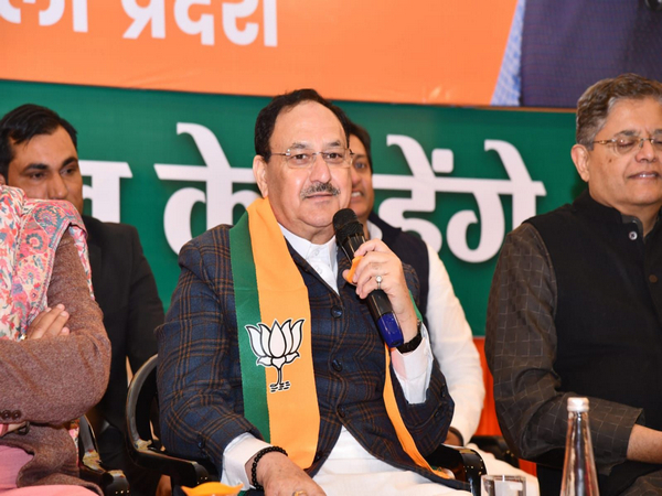 bjppresidentnaddaholdsmeetingwithdelhielectionmanagementcommittee