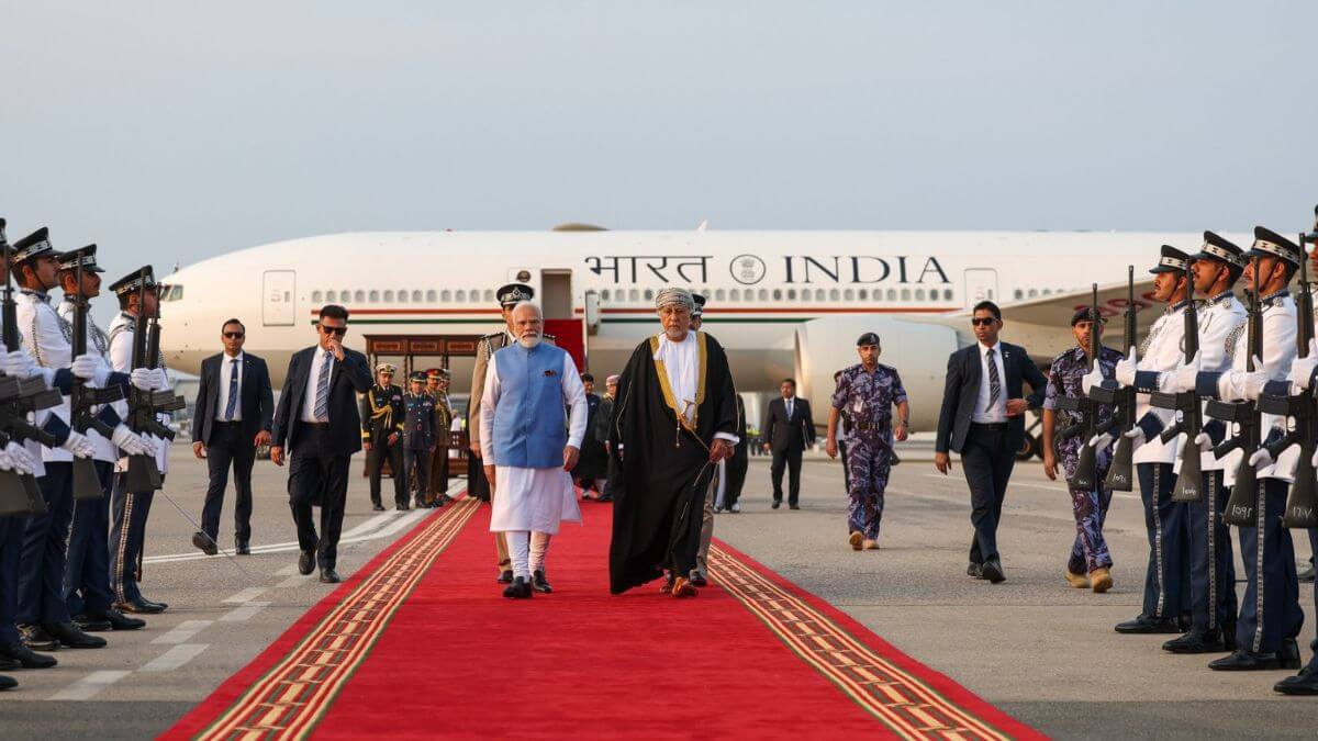 PM Modi arrives at Oman airport, receives a ceremonial welcome