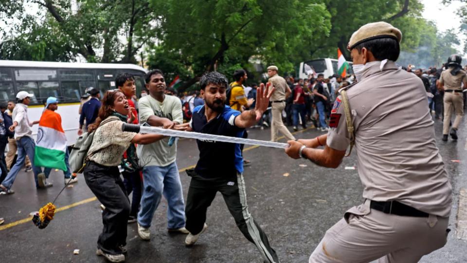 SC declines urgent listing of plea against police action during CJP protest 